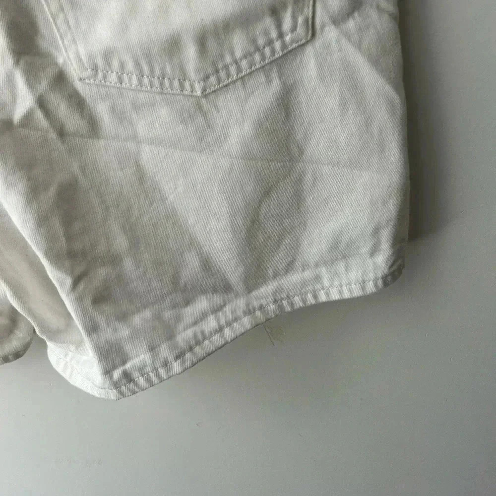 Uniqlo White Denim Shorts High Rise Women 30 Minimal Summer Capsule Classic - Picture 8 of 9